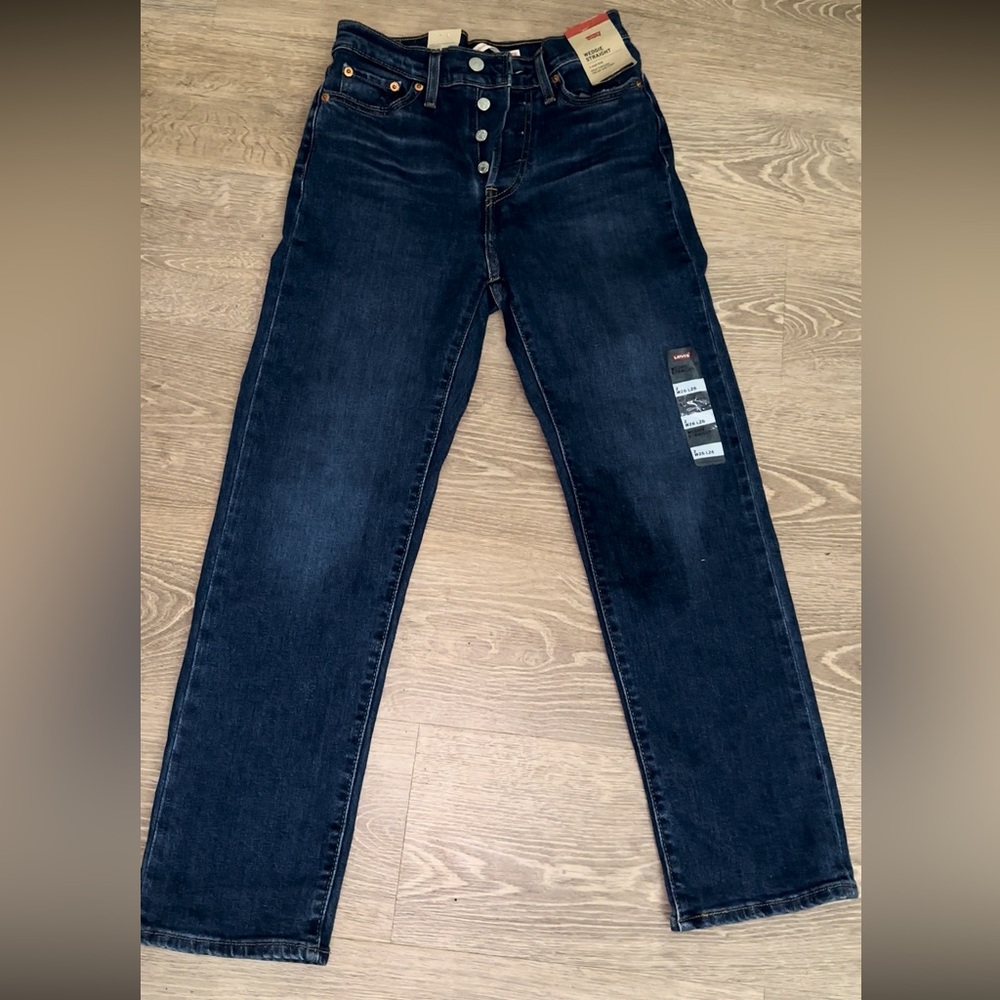 Women's Levi’s Dark Blue Jeans